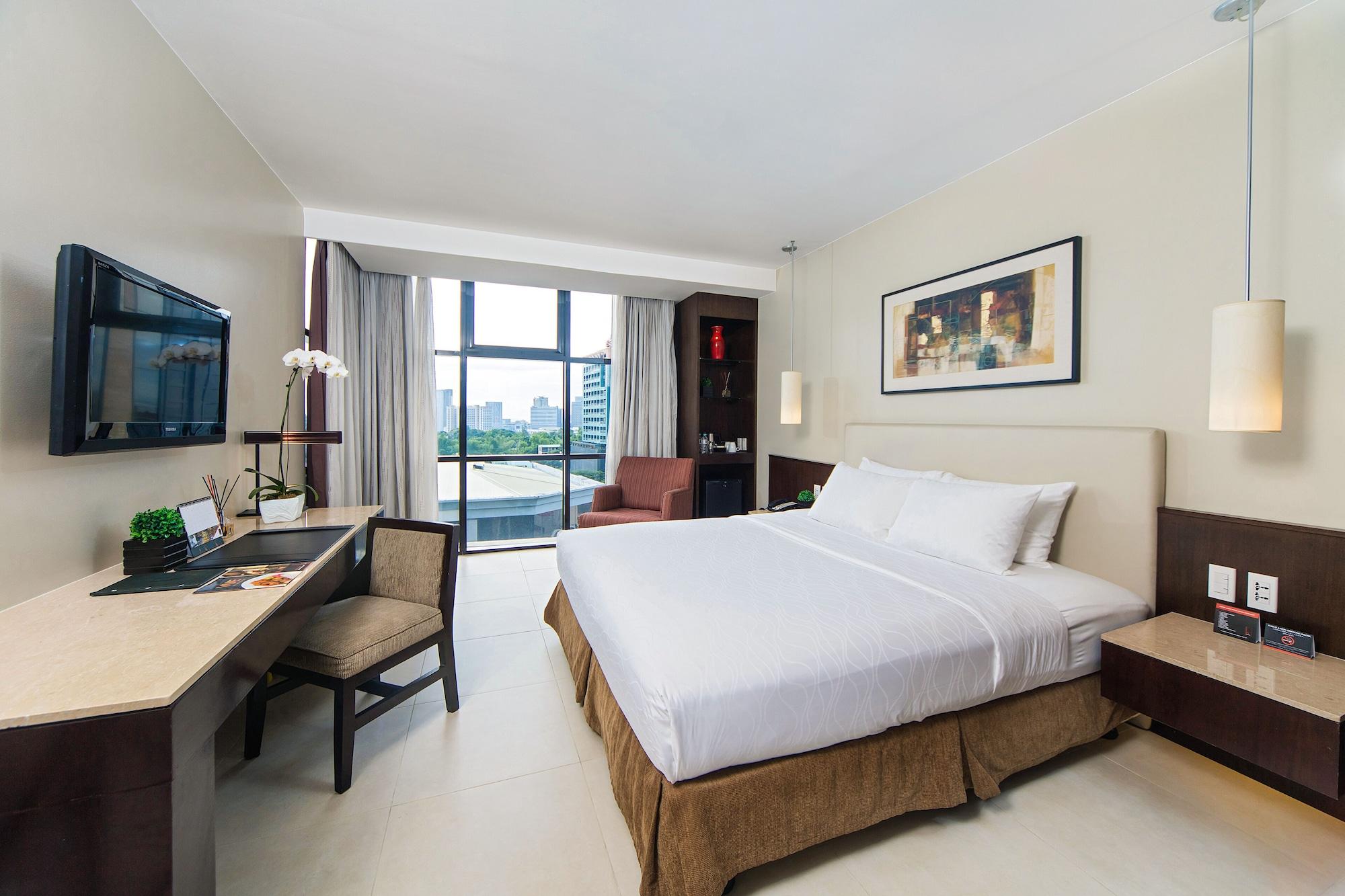 The B Hotel Alabang Muntinlupa City Esterno foto