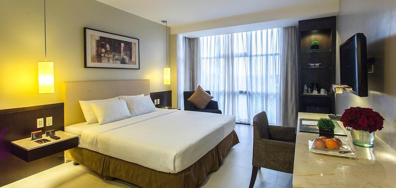 The B Hotel Alabang Muntinlupa City Esterno foto