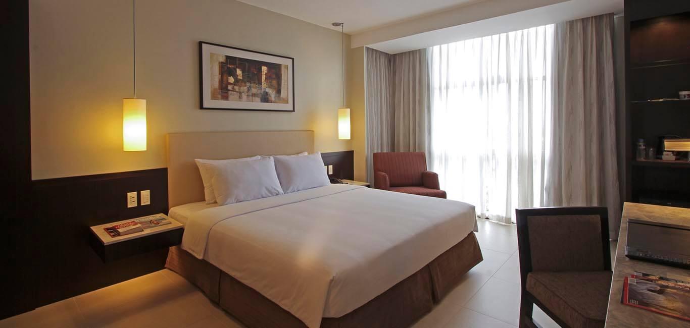 The B Hotel Alabang Muntinlupa City Esterno foto