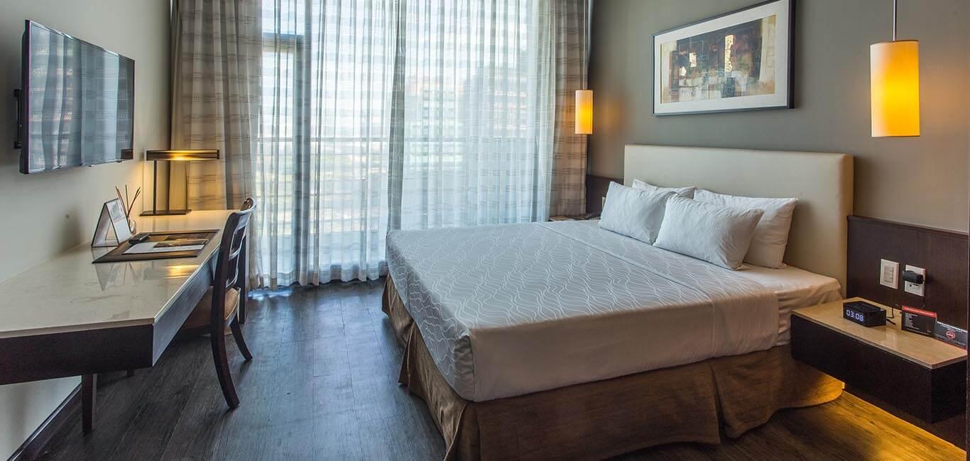The B Hotel Alabang Muntinlupa City Esterno foto