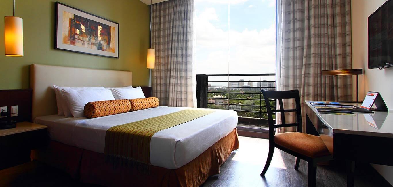 The B Hotel Alabang Muntinlupa City Esterno foto
