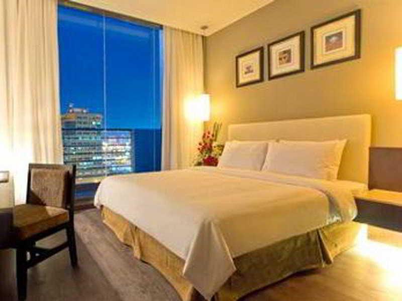 The B Hotel Alabang Muntinlupa City Esterno foto