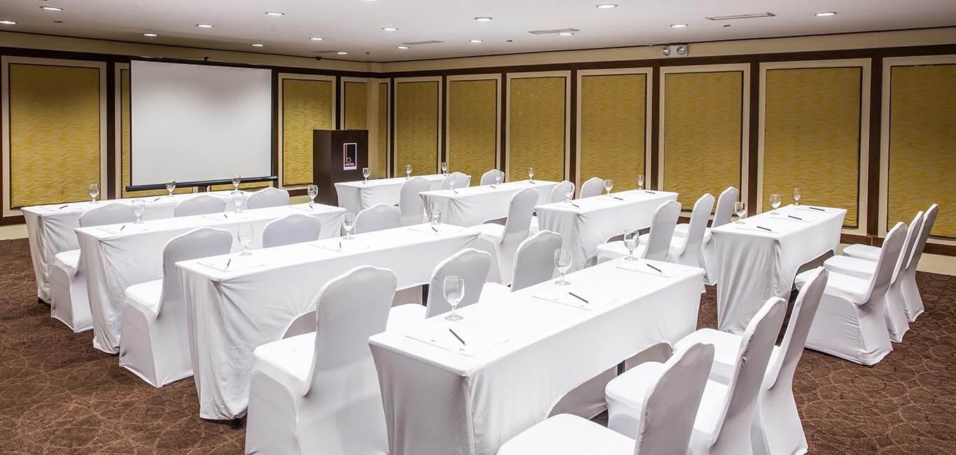 The B Hotel Alabang Muntinlupa City Esterno foto