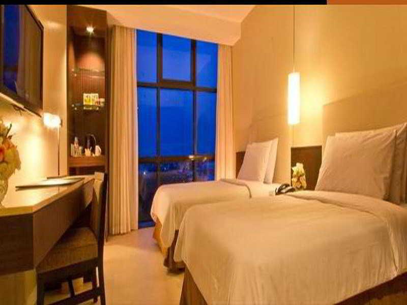 The B Hotel Alabang Muntinlupa City Esterno foto