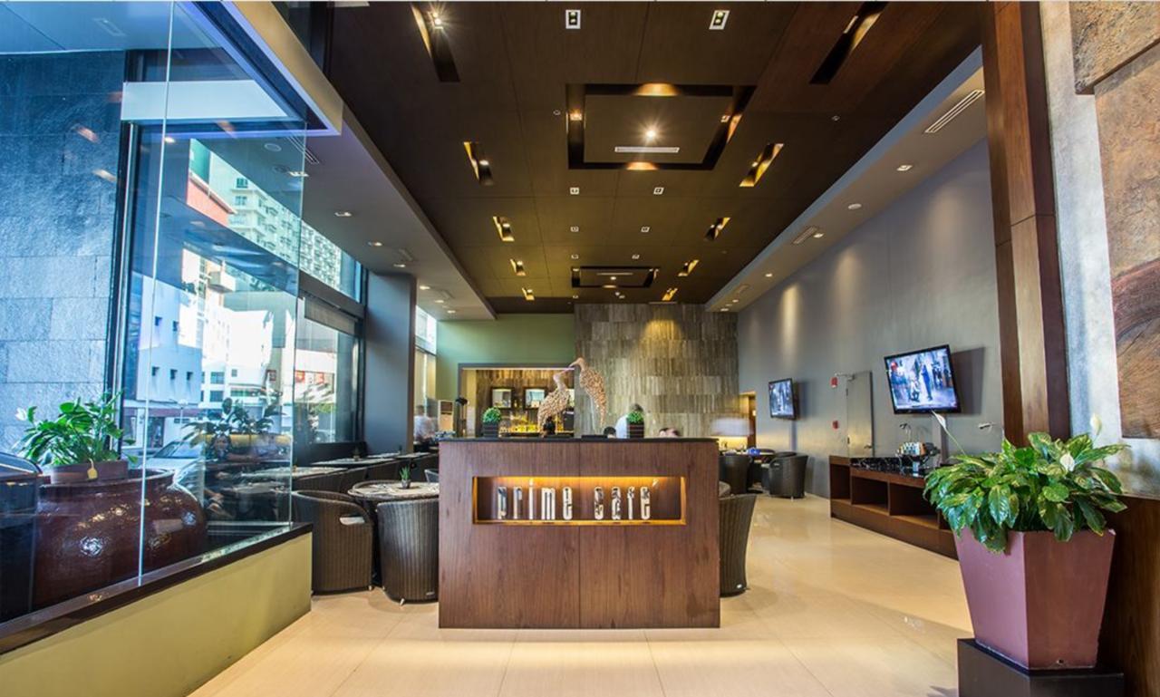 The B Hotel Alabang Muntinlupa City Esterno foto