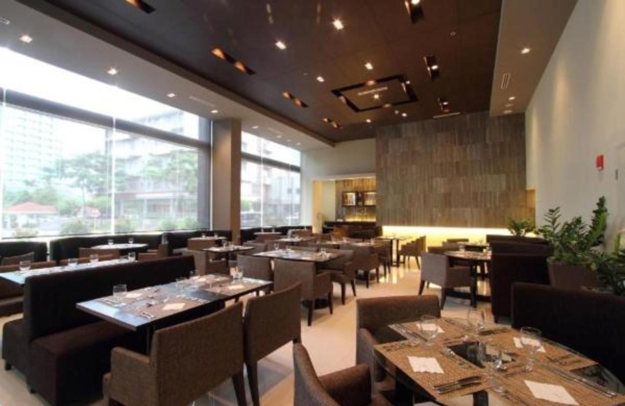 The B Hotel Alabang Muntinlupa City Esterno foto