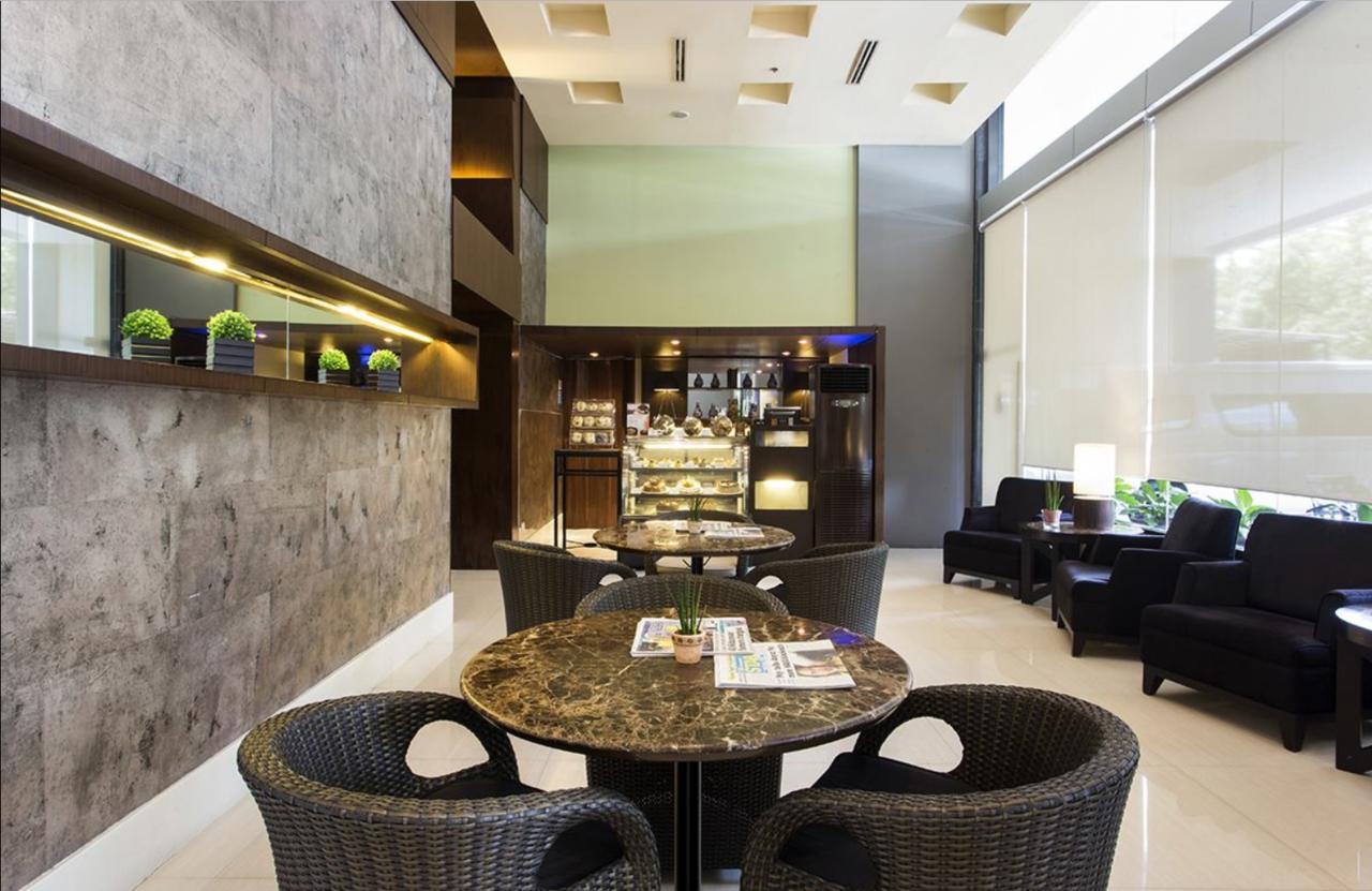 The B Hotel Alabang Muntinlupa City Esterno foto