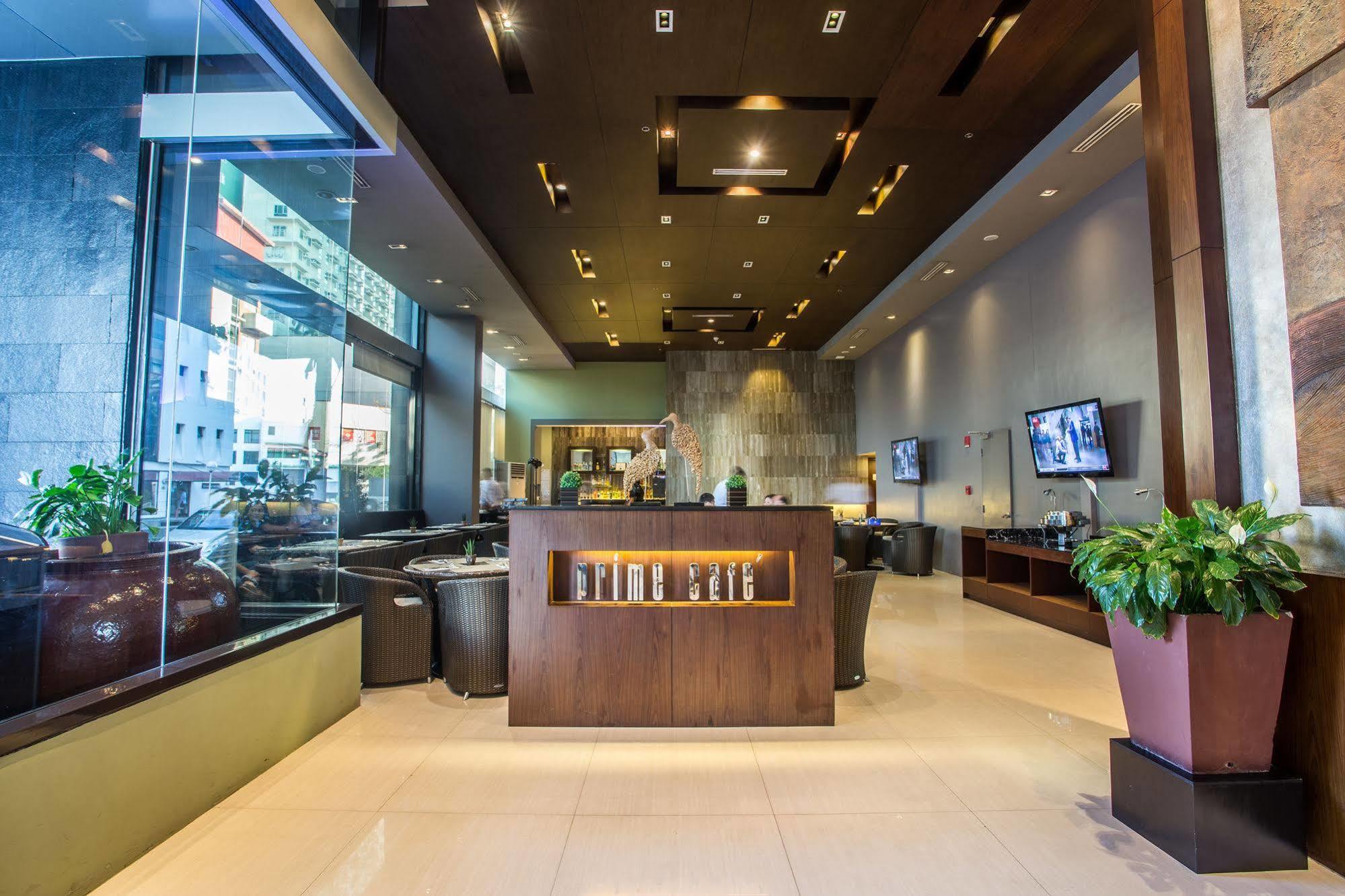 The B Hotel Alabang Muntinlupa City Esterno foto