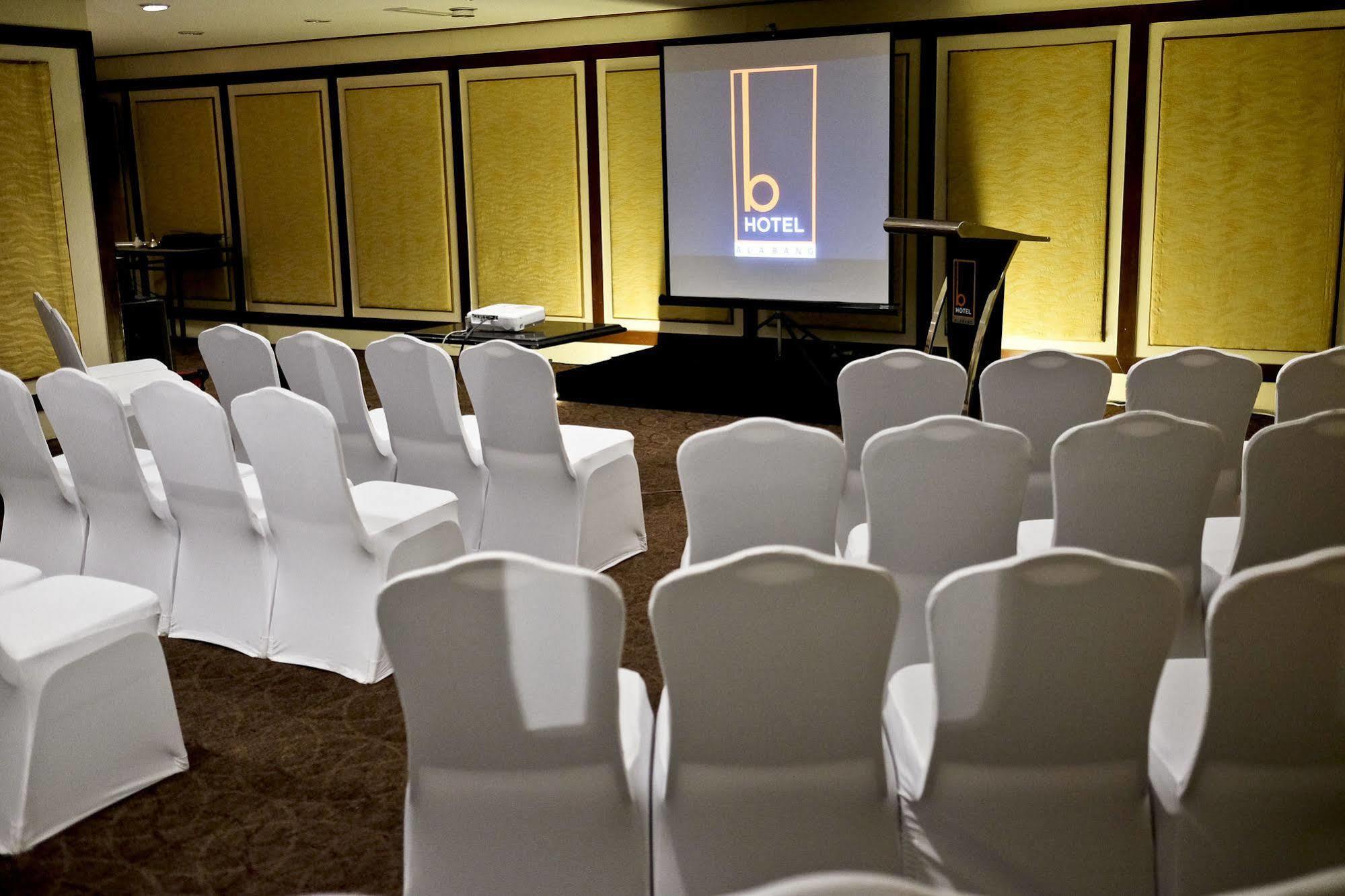 The B Hotel Alabang Muntinlupa City Esterno foto