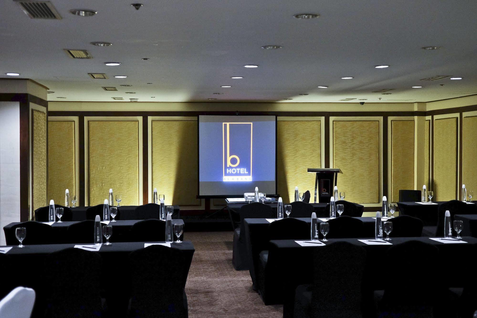 The B Hotel Alabang Muntinlupa City Esterno foto