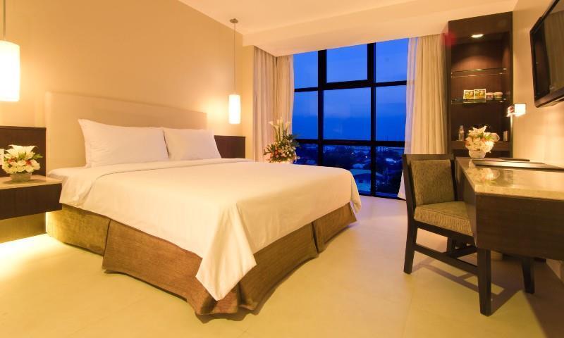 The B Hotel Alabang Muntinlupa City Esterno foto