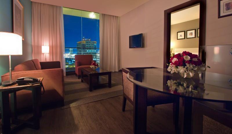 The B Hotel Alabang Muntinlupa City Esterno foto