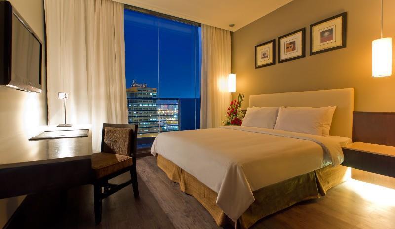 The B Hotel Alabang Muntinlupa City Esterno foto
