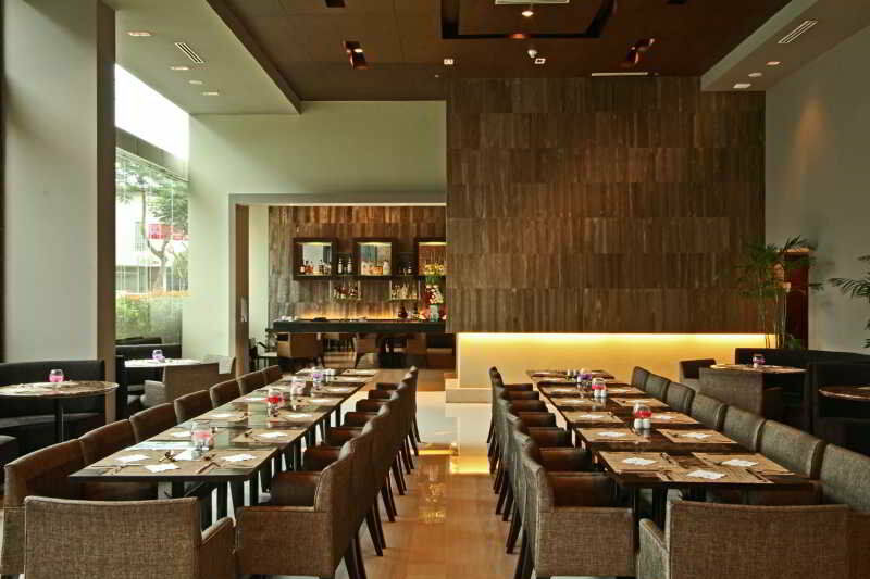 The B Hotel Alabang Muntinlupa City Esterno foto