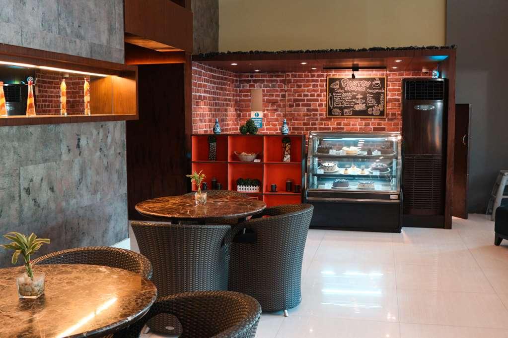 The B Hotel Alabang Muntinlupa City Ristorante foto